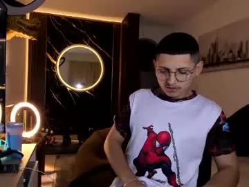 Away a_lejandro_08 on Chaturbate