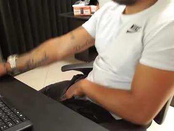 Freechat aaronhunter__ on Chaturbate