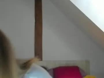 Freechat adventurina on Chaturbate