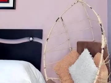 Freechat alaiasmile_ on Chaturbate