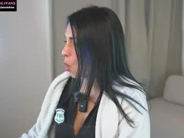 Freechat annieguzman_ on Chaturbate