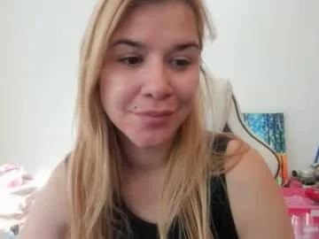 Freechat artsyandcraftsy_ on Chaturbate
