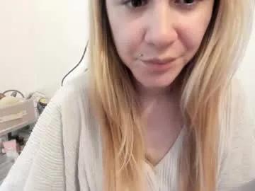 Freechat artsyandcraftsy_ on Chaturbate