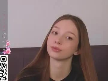 Freechat cherrymira on Chaturbate