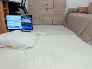 Freechat classy_medeeea on Chaturbate