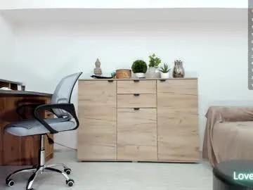 Freechat classy_medeeea on Chaturbate