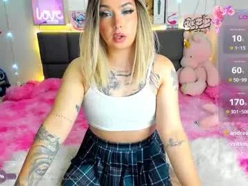 Freechat dannia_13 on Chaturbate