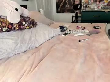 Freechat eve003300 on Chaturbate