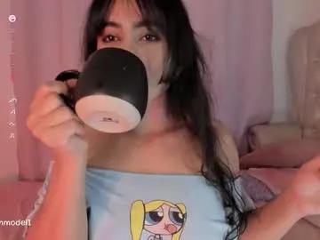 evelyn_evelyn — GOAL: spank ass [55 tokens remaining] hi  #latina #18 #deepthroat #lovense  #flexible