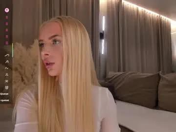 ewagreen — RIDE DILDO [1499 tokens left] #new #lesbian #anal #blonde