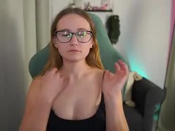 Group glossy_babe_ on Chaturbate