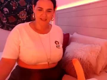 Freechat ivyswings on Chaturbate