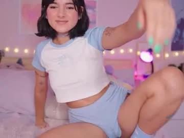 Freechat kittenmoon_ on Chaturbate
