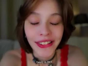 Freechat krissyhei on Chaturbate