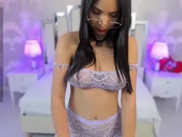 Freechat lauramartin1 on Chaturbate