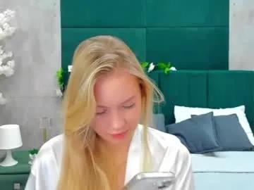 melanie_ryer — Sexy standing dance  [26 tokens left] Hello everyone, my name is Melanie!PVT OPEN #shy  #blonde #18 #feet #ass