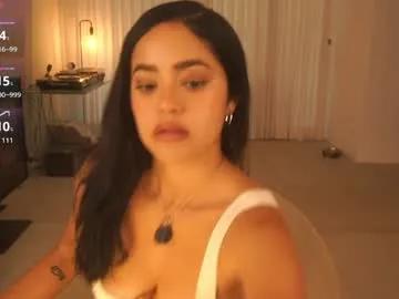 Freechat n_o_v_a on Chaturbate