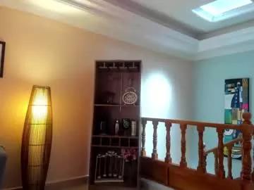 Freechat noemibcnz on Chaturbate