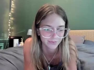 Private oliviahansleyy on Chaturbate