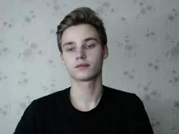Freechat robert10211 on Chaturbate