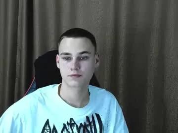 Freechat robert10211 on Chaturbate