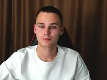 Freechat robert10211 on Chaturbate