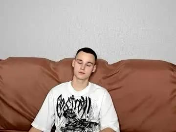 Freechat robert10211 on Chaturbate