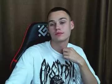 Freechat robert10211 on Chaturbate