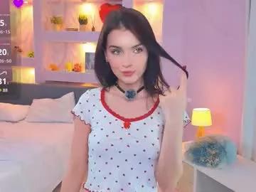 Freechat synne_glows on Chaturbate
