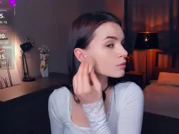 Freechat synne_glows on Chaturbate