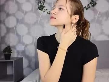 Freechat velvetrisque on Chaturbate