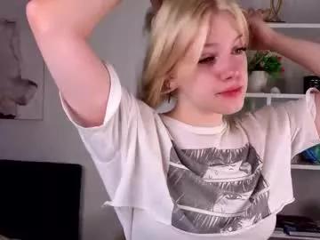 Freechat wildadearborn on Chaturbate