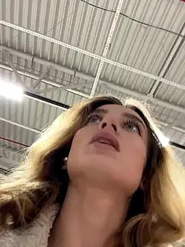 Freechat -AngelAri- on StripChat