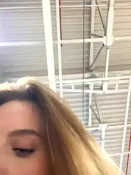 Freechat -AngelAri- on StripChat