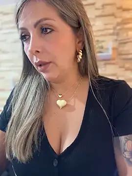 Freechat _Abril-Office1 on StripChat