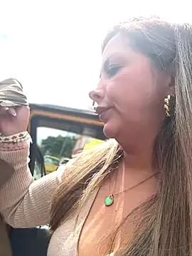 Freechat _Abril-Office1 on StripChat