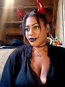 Freechat AmazonianMistress on StripChat