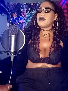 Freechat AmazonianMistress on StripChat