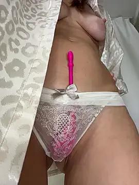 Freechat Aurynne on StripChat