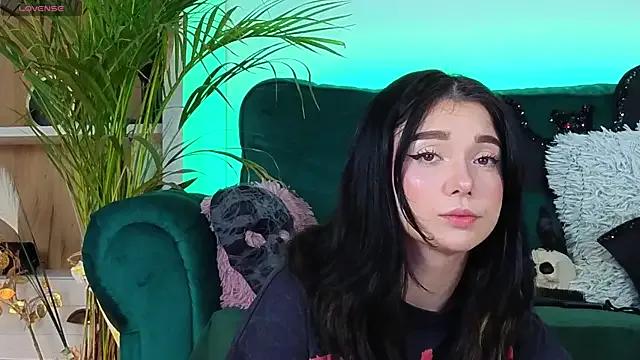 Freechat Avery-- on StripChat