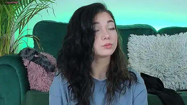 Freechat Avery-- on StripChat