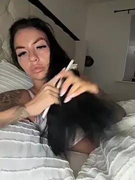 BELLABLACKXUK — Snapchat to LT