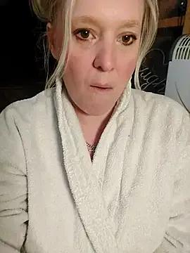 Freechat Bouncy-Bella28X on StripChat