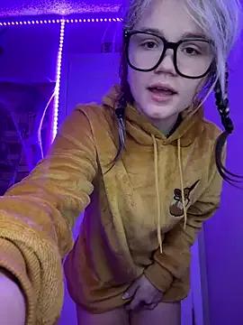 Freechat Cutiepiespanks on StripChat