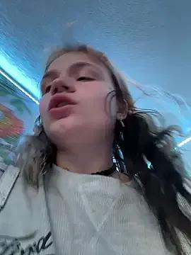 Freechat Cutiepiespanks on StripChat