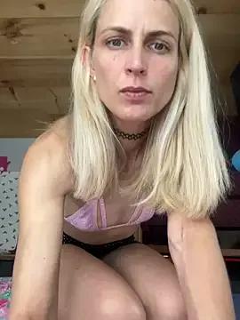 DanaeJustine on StripChat 