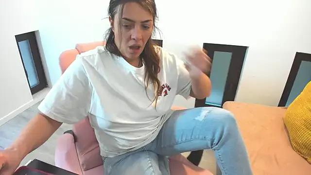 Freechat Dyana_Kaylinn on StripChat