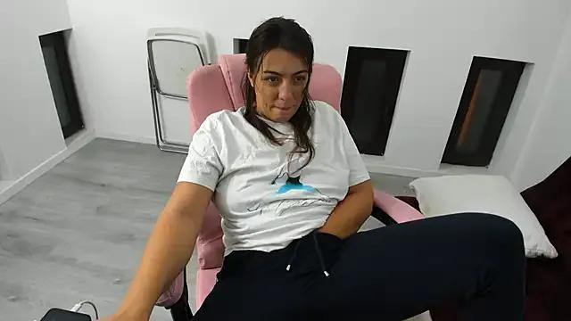 Freechat Dyana_Kaylinn on StripChat