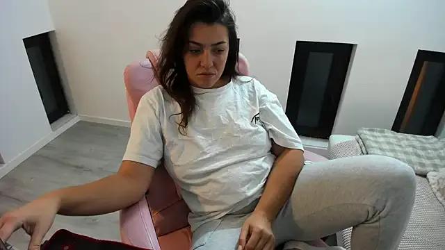 Freechat Dyana_Kaylinn on StripChat