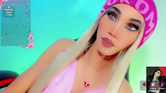 emelly_horny_ on StripChat 